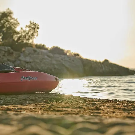 Aria - Luxury Beachfront With Pool And Tennis Court