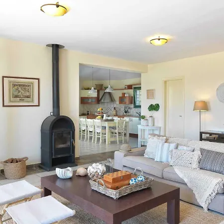 Aria - Luxury Beachfront With Pool And Tennis Court