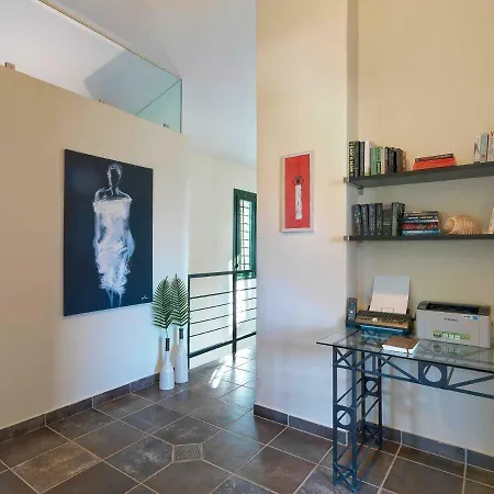 Villa Aria - Luxury Beachfront With Pool And Tennis Court Koilás