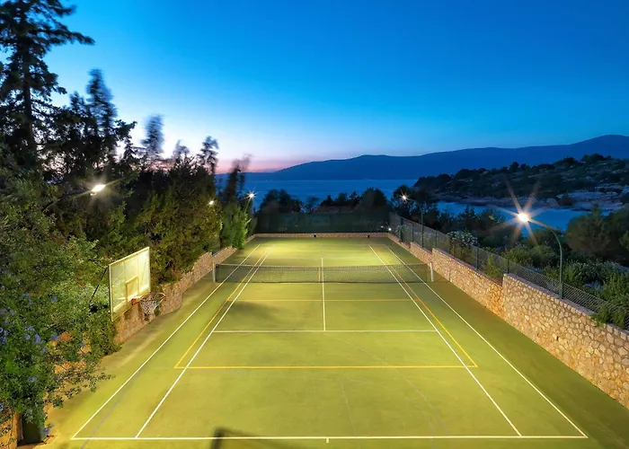 Aria - Luxury Beachfront With Pool And Tennis Court Villa