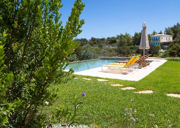 Villa Aria - Luxury Beachfront With Pool And Tennis Court Koilás