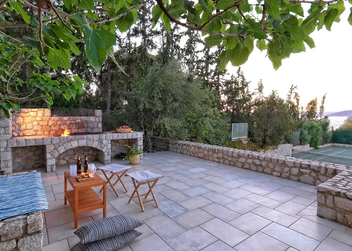 Aria - Luxury Beachfront With Pool And Tennis Court