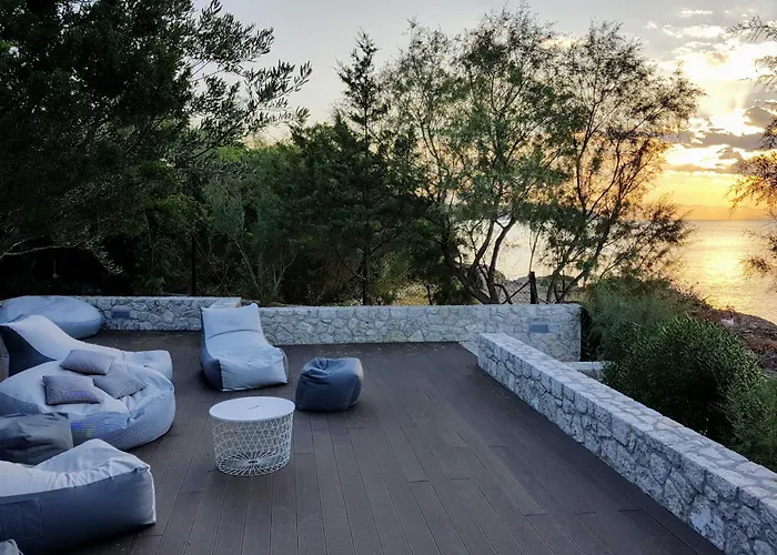 Aria - Luxury Beachfront With Pool And Tennis Court