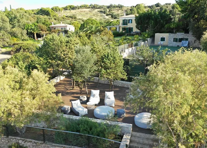 Aria - Luxury Beachfront With Pool And Tennis Court